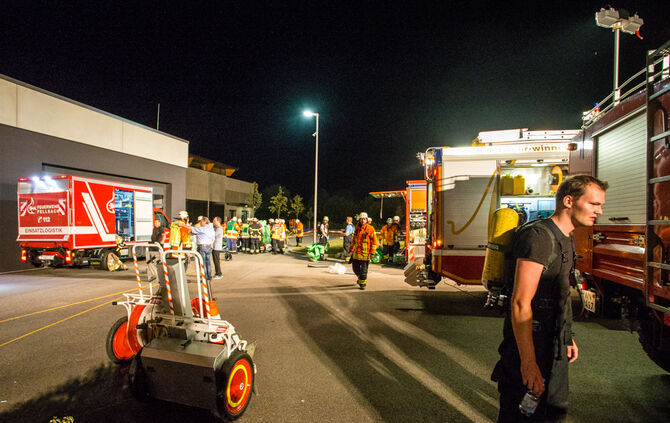 Großeinsatz der Feuerwehr - Bild 36_8