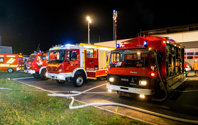 Großeinsatz der Feuerwehr - Bild 21_22