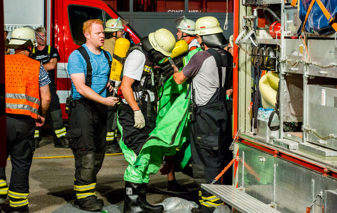 Großeinsatz der Feuerwehr - Bild 20_23