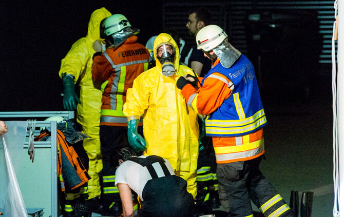 Großeinsatz der Feuerwehr - Bild 11_32