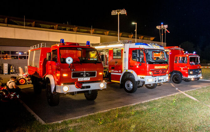 Großeinsatz der Feuerwehr - Bild 09_34