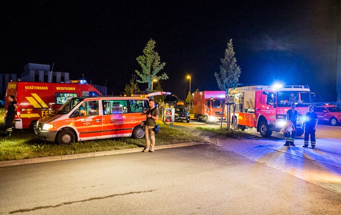 Großeinsatz der Feuerwehr - Bild 07_36