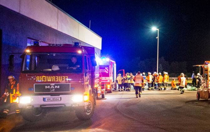 Großeinsatz der Feuerwehr - Bild 05_38