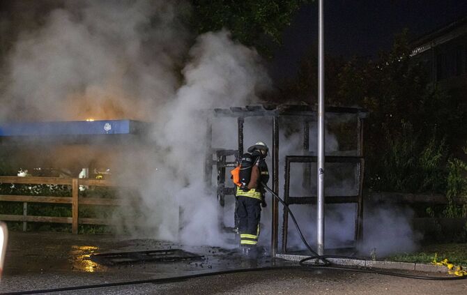 Schulhof in Winnenden brennt_0