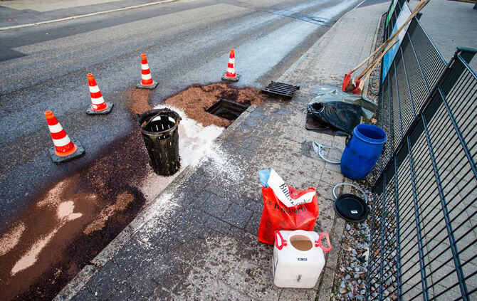 Heizöl ausgelaufen: Ortsdurchfahrt gesperrt - Bild 08_6