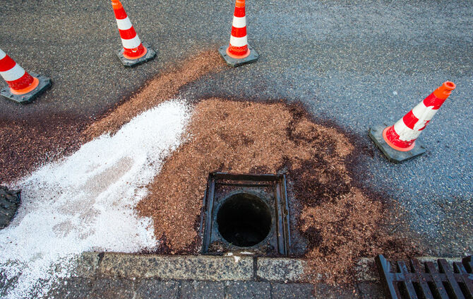 Heizöl ausgelaufen: Ortsdurchfahrt gesperrt - Bild 06_8