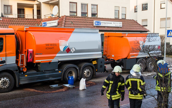 Heizöl ausgelaufen: Ortsdurchfahrt gesperrt - Bild 04_9
