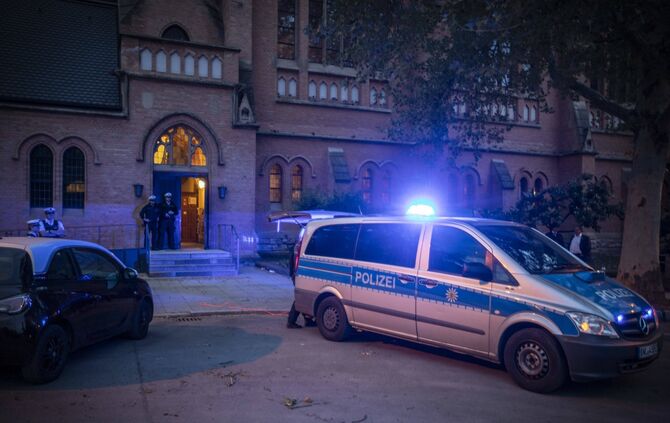 Bedrohungslage wÃ¤hrend Gedenkfeier: Polizei evakuiert Lutherkirche_3