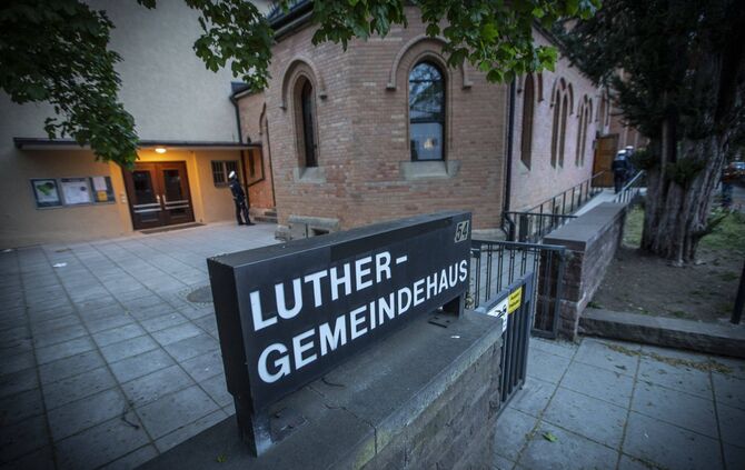 Bedrohungslage wÃ¤hrend Gedenkfeier: Polizei evakuiert Lutherkirche_10