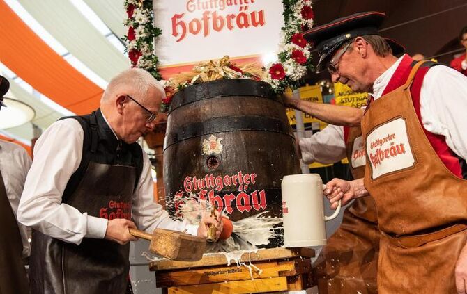 Fassanstich beim 174. Cannstatter Volksfest