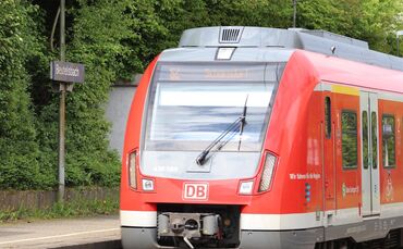 S-Bahn sbahn s bahn  s2 beutelsbach symbol symbolbild symbolfoto