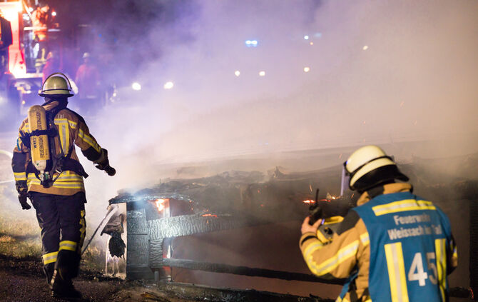 Brand beim SV Unterweissach - Bild 10_12