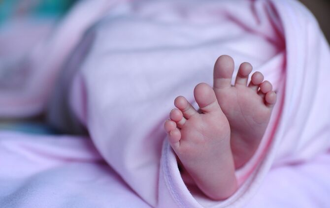 Baby Säugling Füße Babyfüße Symbolfoto