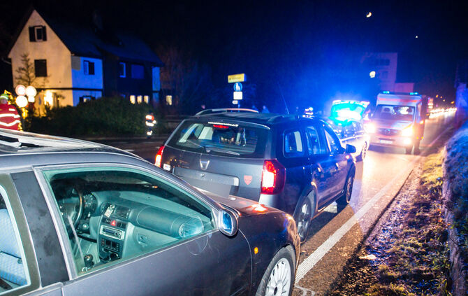 Drei Fahrzeuge in Auffahrunfall verwickelt - Bild 07_6