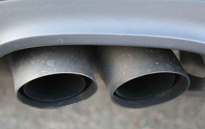 exhaust-517799_1920_0