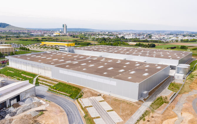 Luftbild: Daimler-Neubau auf dem Hess-Areal, Waiblingen, 05.05.2020.