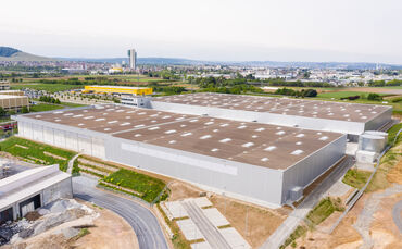 Luftbild: Daimler-Neubau auf dem Hess-Areal, Waiblingen, 05.05.2020.