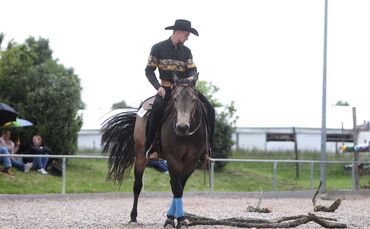 1e51f426-0a6b-4579-93e9-0d15a46e2439.jpg_0