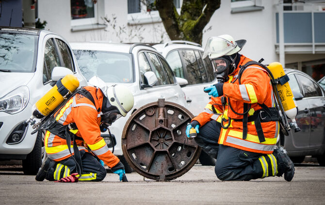 Feuerwehreinsatz wegen giftiger Dämpfe_11