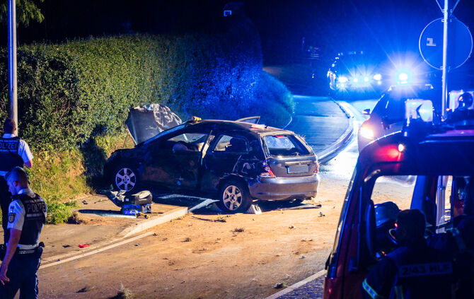 Honda schanzt über Kreisverkehr - Bild 13_0