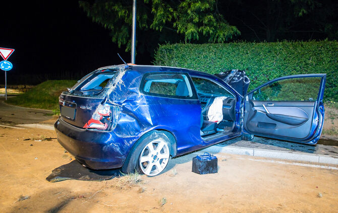 Honda schanzt über Kreisverkehr - Bild 15_14