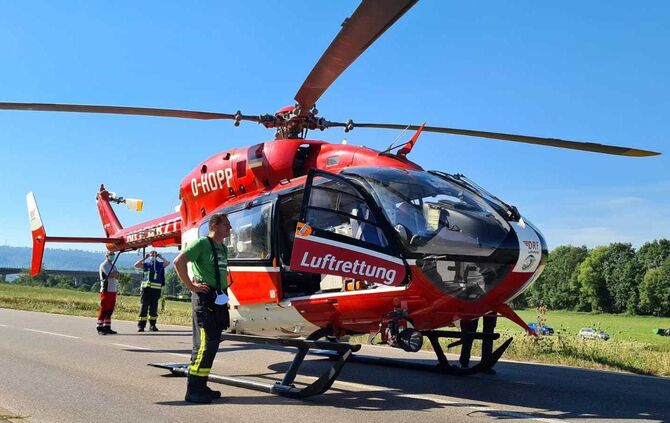 Ein Rettungshubschrauber steht parat