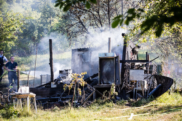 Ein Toter bei Brand einer Gartenhütte, Schorndorf-Schornbach, 01.08.2020.