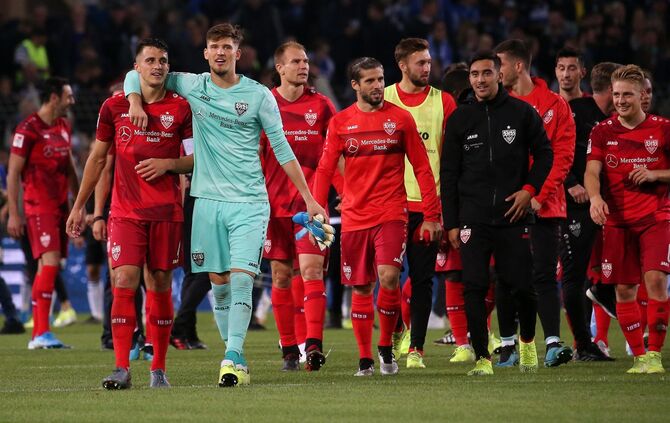 VfB nach dem Sieg in Bielefeld_0