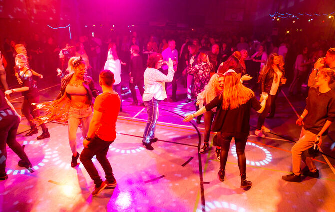 Mega Oldie Party - Bild 13_10