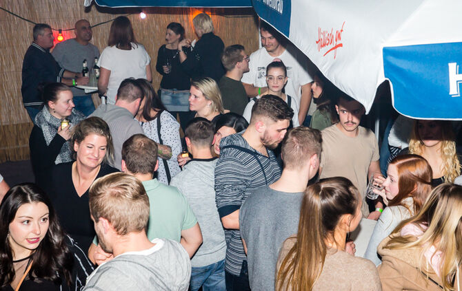 Mega Oldie Party - Bild 10_12