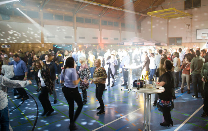 Mega Oldie Party - Bild 15_15