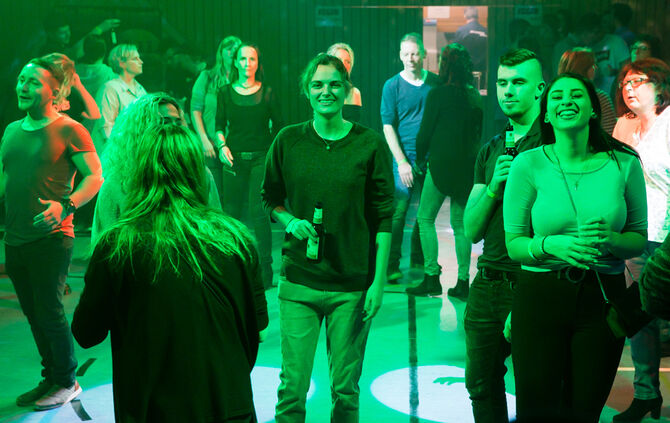 Mega Oldie Party - Bild 30_17