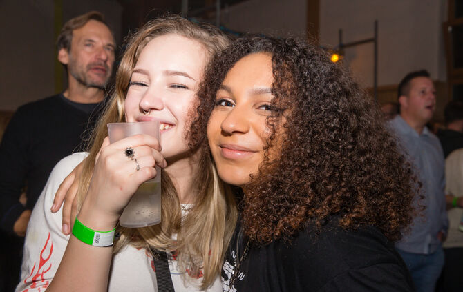 Mega Oldie Party - Bild 17_18