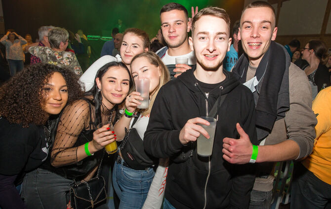 Mega Oldie Party - Bild 25_25
