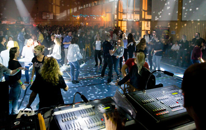 Mega Oldie Party - Bild 28_28