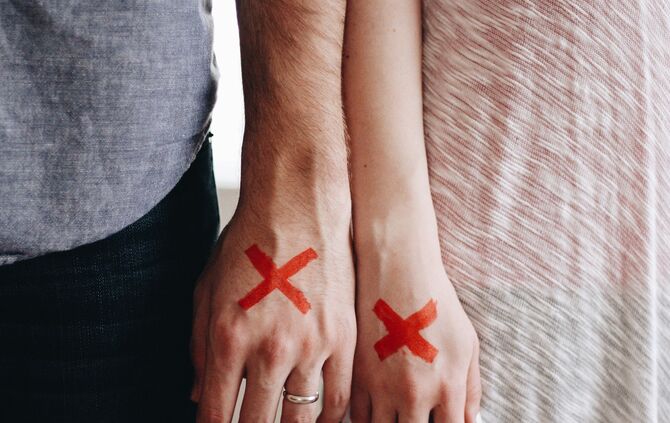 Hände Symbol Trennung Scheidung_0