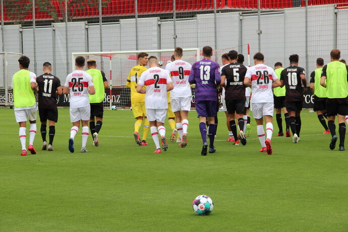 VfB Trainigsauftakt Training Robert-Schlienz Stadion