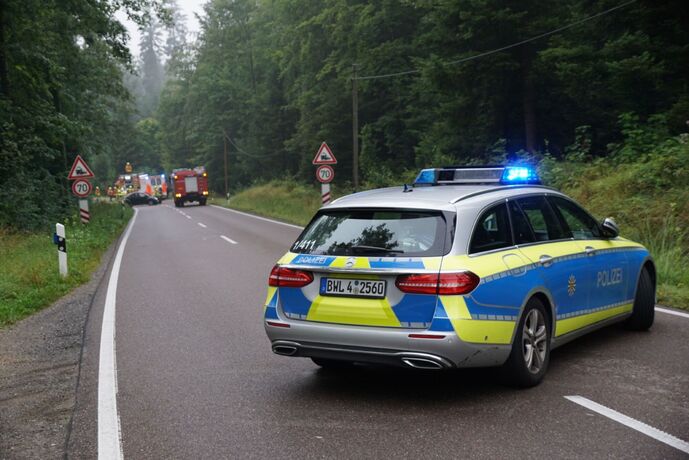 Welzheim: Fahrerin kommt von Fahrbahn ab und landet in Boeschung