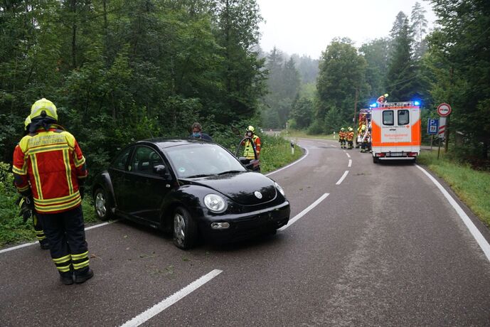 Welzheim: Fahrerin kommt von Fahrbahn ab und landet in Boeschung