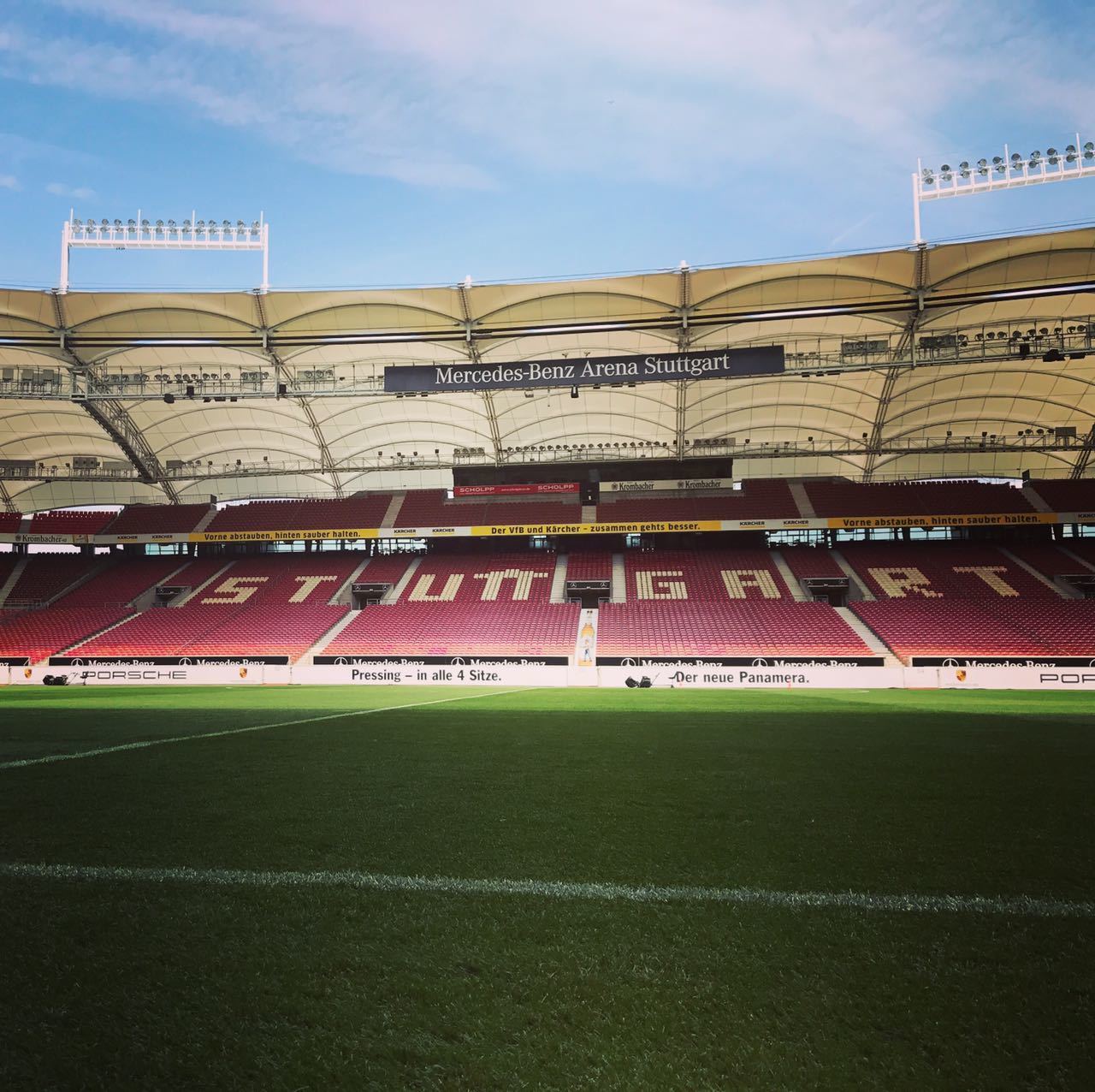 Public Viewing In Der Mercedes Benz Arena Vfb Stuttgart Zeitungsverlag Waiblingen