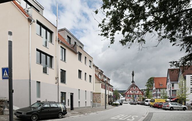 2cd57044-4cc8-441d-9d8a-7e436ea677e8.jpg_0