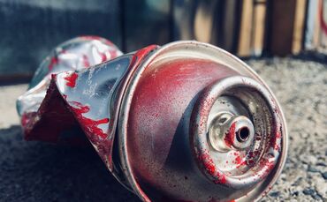 Graffiti Spraydose Sprühdose Dose Farbe Farbschmierereien Polizei Symbol Symbolbild