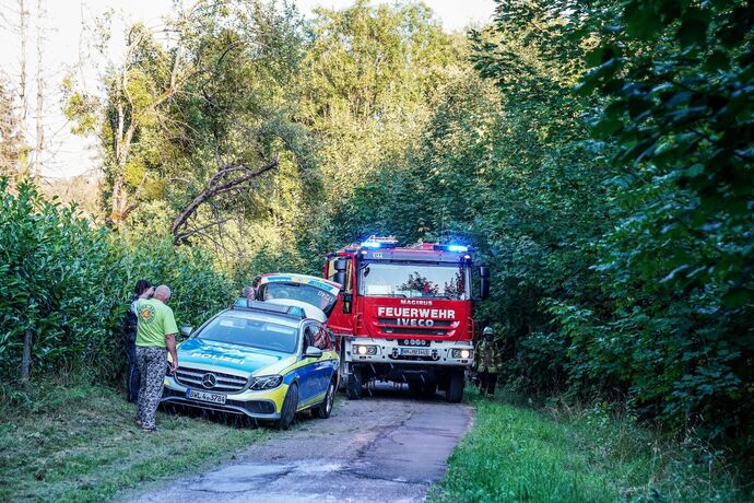 Althuette-Sechselberg: Gartenhuette in Brand