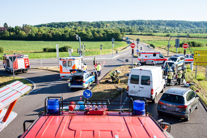 Unfall, Todeskreuzung, Ludwigsburger Str. & L1197, Fellbach-Oeffingen, 06.08.2020.