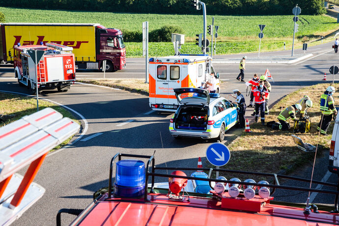 Unfall, Todeskreuzung, Ludwigsburger Str. & L1197, Fellbach-Oeffingen, 06.08.2020.