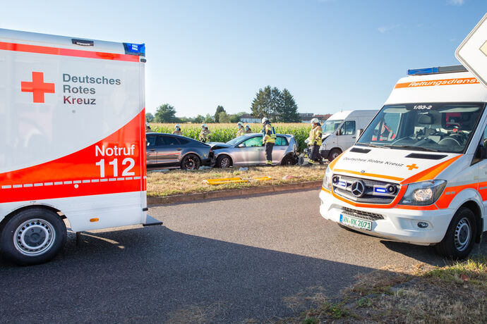 Unfall, Todeskreuzung, Ludwigsburger Str. & L1197, Fellbach-Oeffingen, 06.08.2020.