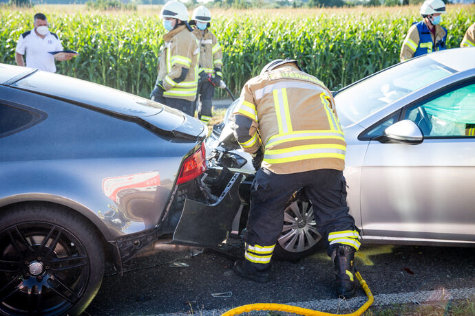 Unfall, Todeskreuzung, Ludwigsburger Str. & L1197, Fellbach-Oeffingen, 06.08.2020.