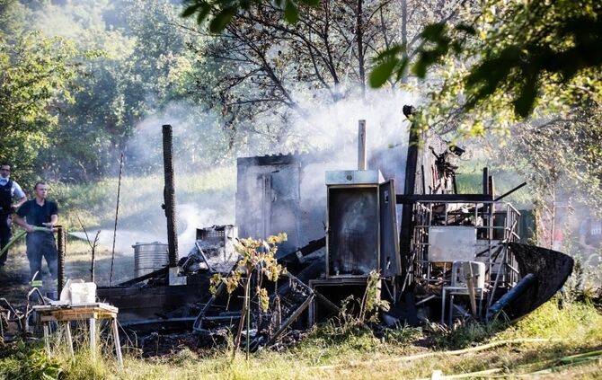 Ein Toter bei Brand einer Gartenhütte, Schorndorf-Schornbach, 01.08.2020.