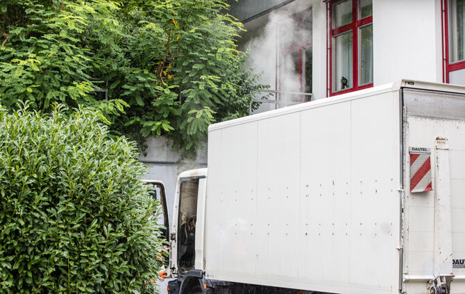 Technischer Defekt: Brand in LKW - Bild 05_2