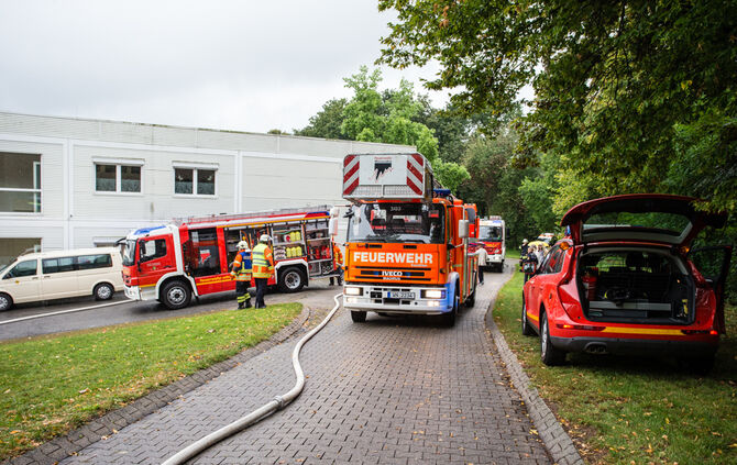 Technischer Defekt: Brand in LKW - Bild 07_3